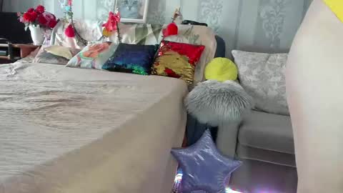Nicki--------- Welcome to my Room online show from February 11, 7:54 am