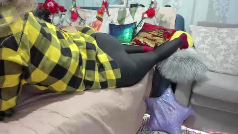 Nicki--------- Welcome to my Room online show from February 11, 7:05 pm