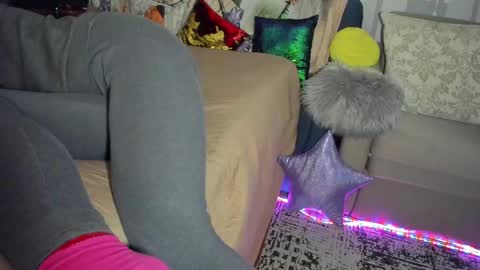 Nicki--------- Welcome to my Room online show from February 21, 6:48 pm