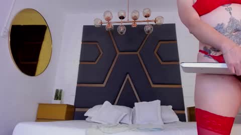 Snapshot of meganhofman chatting on October 9, 7:40 pm Megan Hofman online show from October 9, 7:40 pm