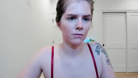Snapshot of meganholly00 chatting on January 26, 4:41 am Megan online show from January 26, 4:41 am