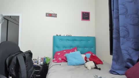 Snapshot of meganhotxx2 chatting on February 23, 11:32 pm megan online show from February 23, 11:32 pm
