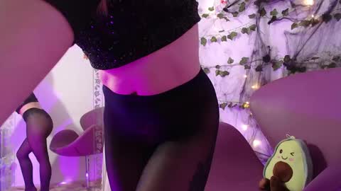 Snapshot of meganlk chatting on October 31, 2:46 am MEGAN online show from October 31, 2:46 am