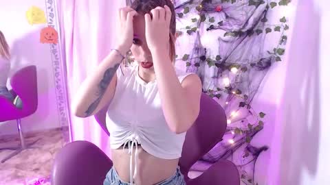 Snapshot of meganlk chatting on October 27, 11:32 pm MEGAN online show from October 27, 11:32 pm