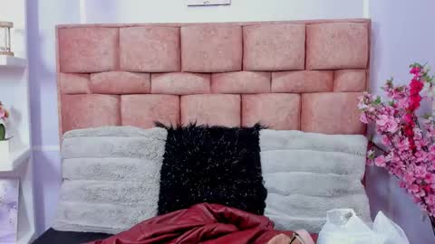 Megann Noa  online show from October 31, 5:39 pm