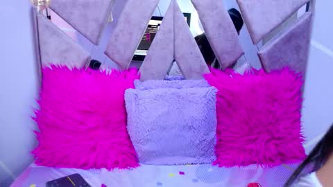 Megann Noa  online show from October 24, 9:00 pm