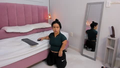 Snapshot of megansaenz_1 chatting on January 30, 2:06 am Megan online show from January 30, 2:06 am