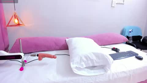 Snapshot of megansaenz_1 chatting on October 4, 8:24 pm Megan online show from October 4, 8:24 pm