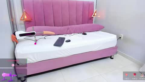 Megan  online show from December 3, 8:11 pm