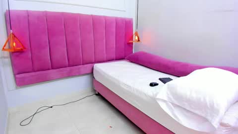 Snapshot of megansaenz_1 chatting on October 20, 8:01 pm Megan online show from October 20, 8:01 pm