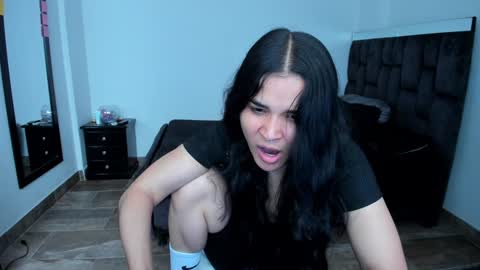 Megan Xue online show from January 24, 1:03 pm