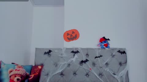 megansammy online show from October 27, 6:35 pm