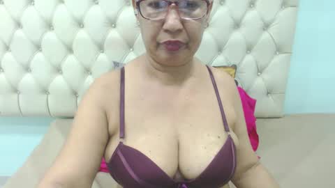 Snapshot of megatitsxxx chatting on January 25, 12:59 am milfpleasure online show from January 25, 12:59 am