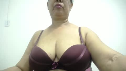 Snapshot of megatitsxxx chatting on February 26, 5:21 pm milfpleasure online show from February 26, 5:21 pm