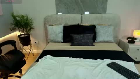 MEGGAN LUXX online show from July 10, 11:43 am