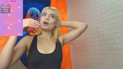 megganfoxy online show from October 14, 8:33 pm