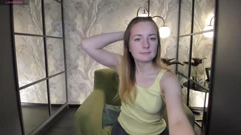 Snapshot of meggysun chatting on September 29, 6:29 am Meggy online show from September 29, 6:29 am