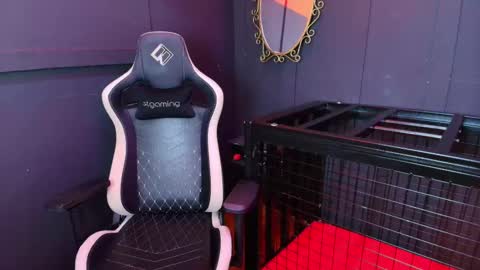 Snapshot of meghan_baker21 chatting on October 6, 3:01 am Megahn online show from October 6, 3:01 am