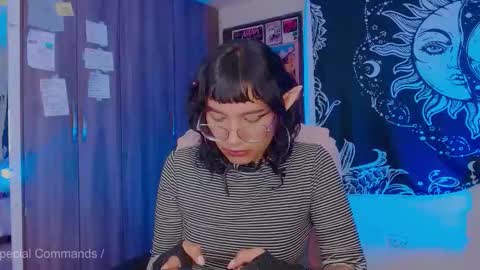 Snapshot of mel_dahlia chatting on October 22, 2:27 am Melissa  -  -  Please help me to reach 100 thumbs up online show from October 22, 2:27 am