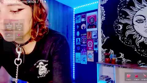 Snapshot of mel_dahlia chatting on December 21, 7:38 pm Melissa  -  -  Please help me to reach 100 thumbs up online show from December 21, 7:38 pm