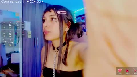 Snapshot of mel_dahlia chatting on February 5, 2:40 am Melissa  -  -  Please help me to reach 100 thumbs up online show from February 5, 2:40 am