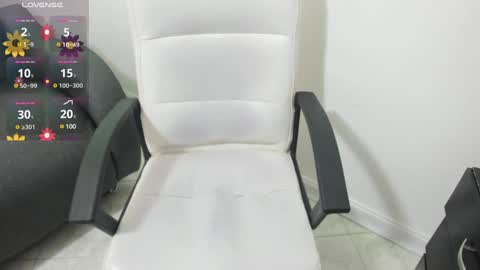 melan_owen online show from December 7, 10:56 am