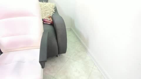 melan_owen online show from December 5, 11:05 am