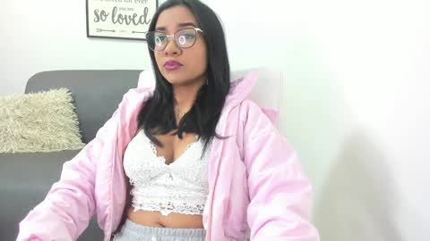 melan_owen online show from December 3, 10:48 am