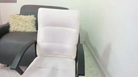 melan_owen online show from December 17, 10:55 am