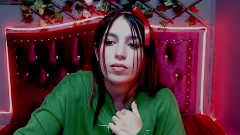 Snapshot of melani_cute01 chatting on December 23, 10:44 pm melani_cute01 online show from December 23, 10:44 pm