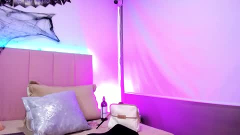 MELANI - online show from October 16, 5:15 pm