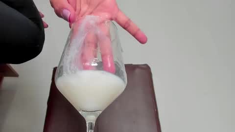 Snapshot of melania_browis chatting on October 5, 2:55 pm Melania online show from October 5, 2:55 pm