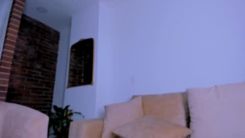 Snapshot of melanie_diaz chatting on January 11, 3:02 am melanie_diaz online show from January 11, 3:02 am