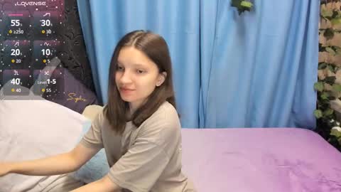 Snapshot of melanie_grant chatting on November 1, 9:35 am Melanie online show from November 1, 9:35 am