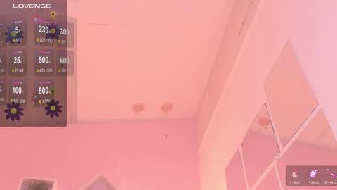 Snapshot of melanie_hh chatting on October 27, 6:09 am Melanie online show from October 27, 6:09 am