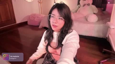 Snapshot of melanie_owo chatting on January 14, 12:03 pm Melanie online show from January 14, 12:03 pm