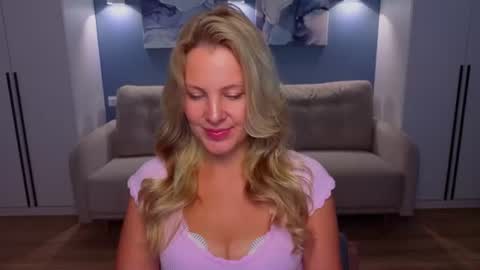 Melanie Bennett online show from July 2, 6:52 am