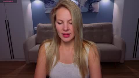 Melanie Bennett online show from May 7, 6:28 am