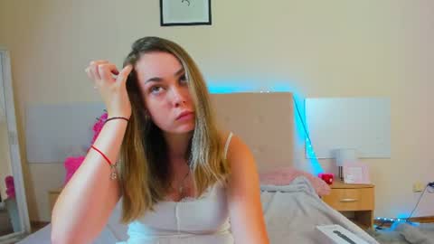 Melania online show from July 20, 10:39 am