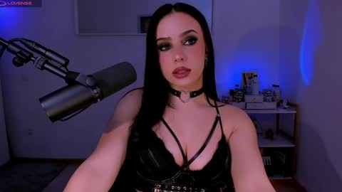 Snapshot of melanielipps chatting on February 3, 5:03 pm Melanie online show from February 3, 5:03 pm