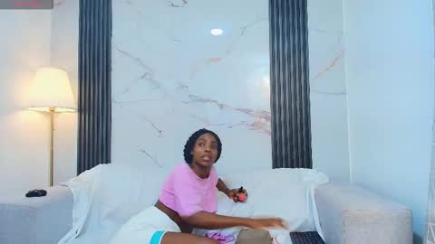 Snapshot of melaniepatton chatting on October 27, 12:01 pm Melanie online show from October 27, 12:01 pm