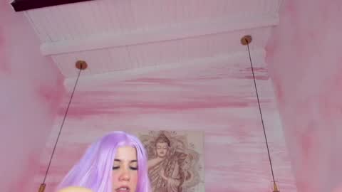 Snapshot of melanieroux chatting on December 14, 8:08 pm Melanie Roux online show from December 14, 8:08 pm