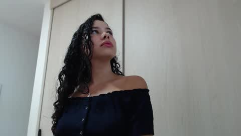 Melanie online show from September 16, 8:06 pm