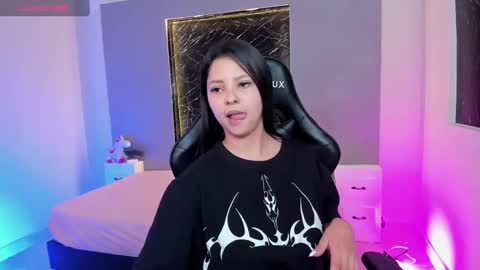 Snapshot of melanimorgan chatting on February 10, 2:52 am Melani dont forget to follow me and like online show from February 10, 2:52 am