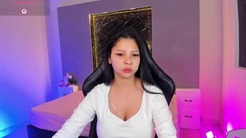 Snapshot of melanimorgan chatting on February 13, 3:39 am Melani dont forget to follow me and like online show from February 13, 3:39 am
