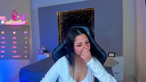 Snapshot of melanimorgan chatting on February 27, 4:20 am Melani dont forget to follow me and like online show from February 27, 4:20 am