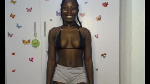 Snapshot of melanine_floral chatting on October 16, 9:06 pm Praiz online show from October 16, 9:06 pm