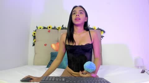 Snapshot of melaniross chatting on February 3, 2:34 pm Meli online show from February 3, 2:34 pm