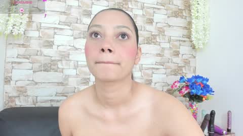melannie roses online show from December 29, 3:22 am
