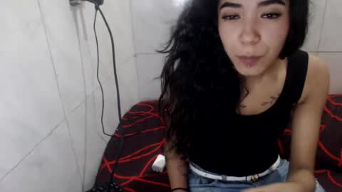 melany_dirt_ online show from July 13, 4:52 pm